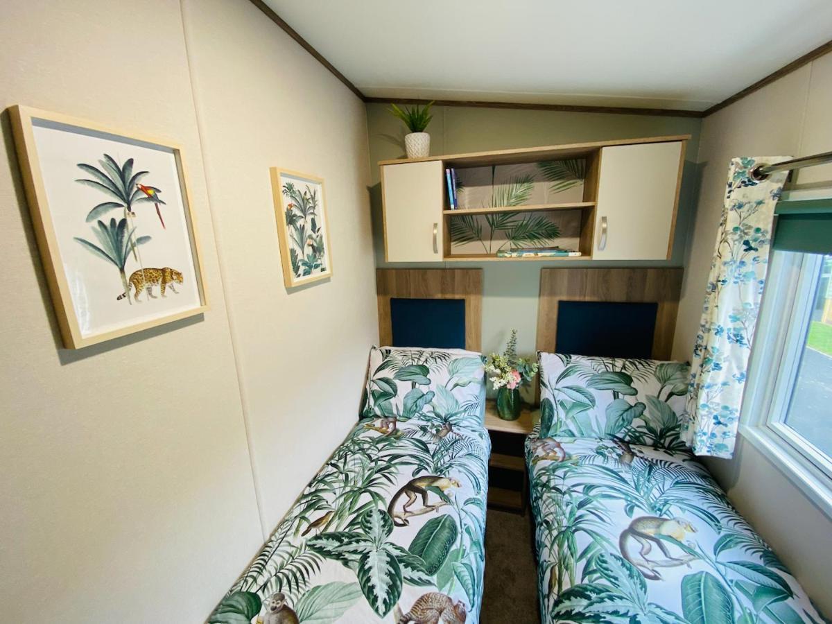 The Sanctuary Holiday Home - Escape The Ordinary Knaresborough Exterior photo
